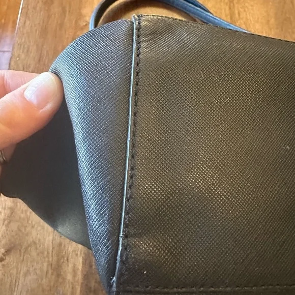 Elegant Black Leather Coach Madison Tote Bag - Picture 3 of 9